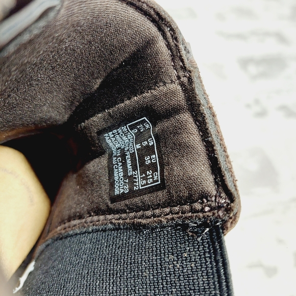 NEW Clarks Collection Hearth Rose Brown Leather Ankle Boots A671 - Picture 9 of 10